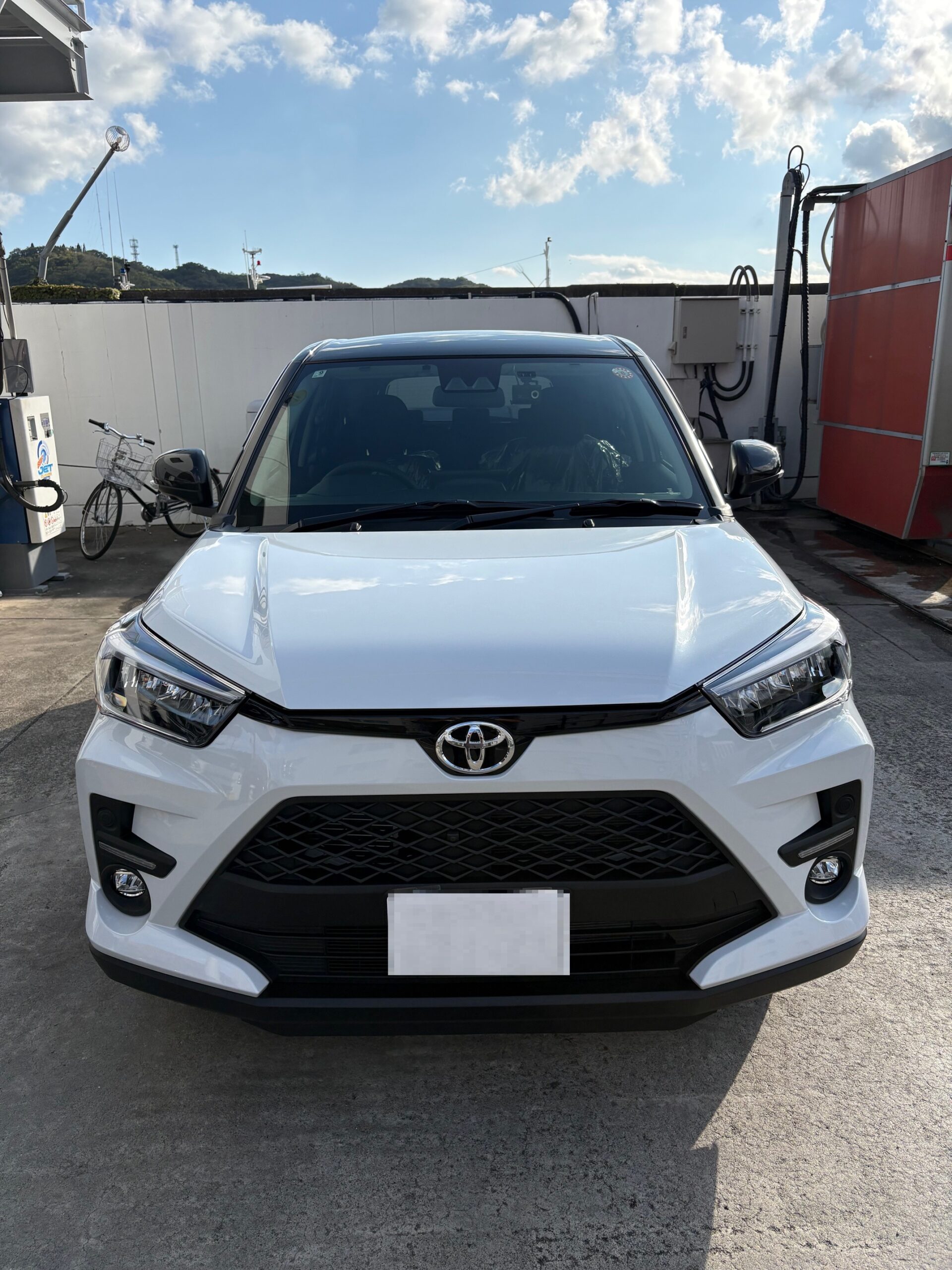 トヨタ ライズ Z 新車 ブラック×シャイニングホワイトパール 10G 